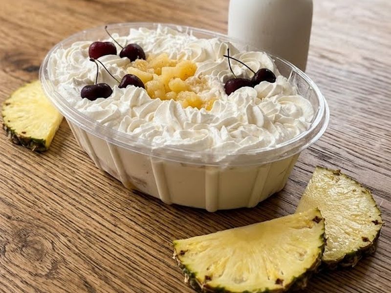 Torta de Abacaxi Cremosa por encomenda em Juiz de Fora